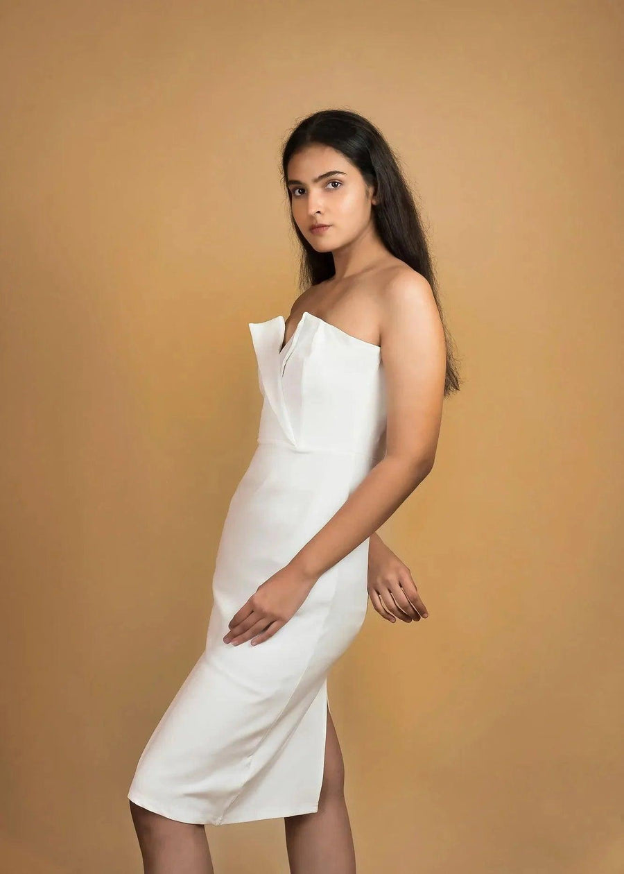 ELEGANCE MEETS STYLE PREMIUM WHITE CREPE BODYCON DRESS - Her Soul